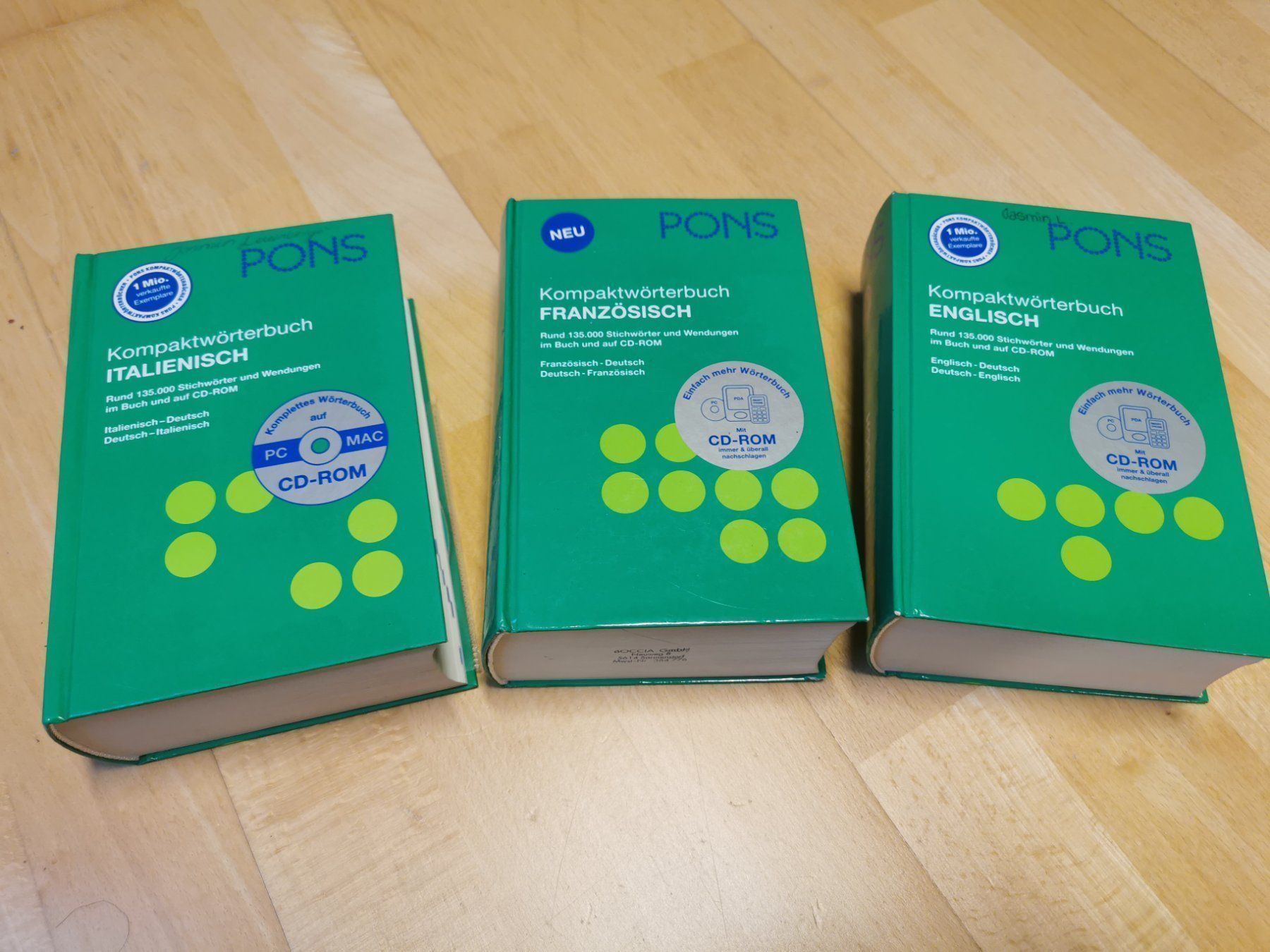 Libri: PONS Kompaktwörterbuch IT / FR / EN – Usato da Wettingen venduto da JasminL92