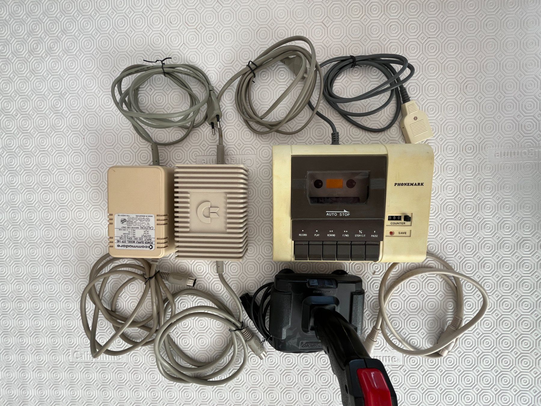 Commodore PCs: Commodore C64 C – Gebraucht aus Riaz von Ritch32358 3
