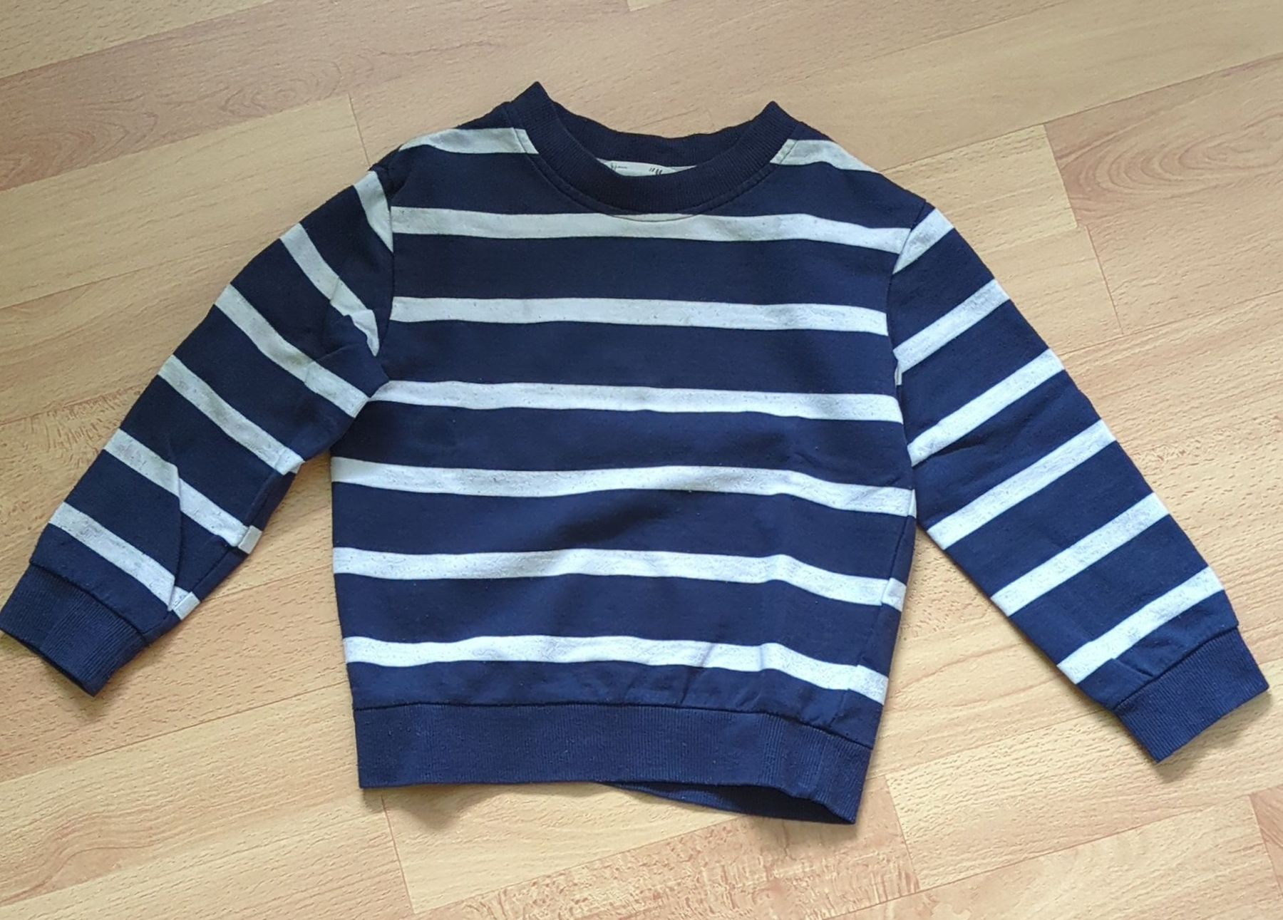 H&M Maglioni & Felpe: Kinder Pullover gestreift Grösse 98/104 guter Zustand – Usato da Adlikon b. Andelfingen venduto da IlonaSp