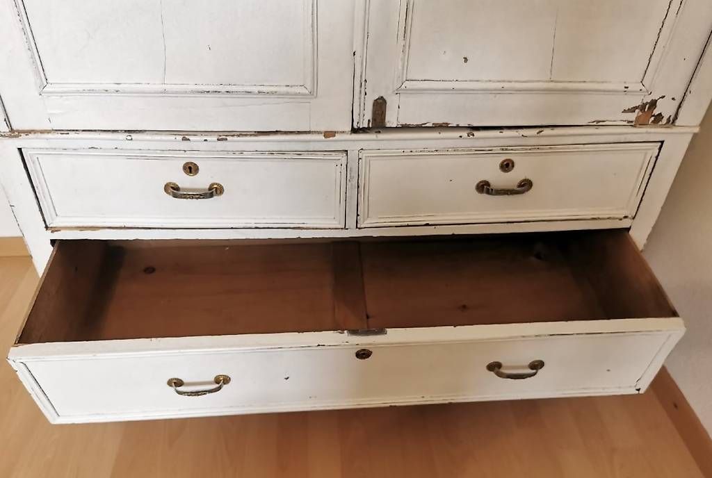 Schränke: Antiker Kleiderschrank Shabby Chic – Gebraucht aus Uster von dbli01 4