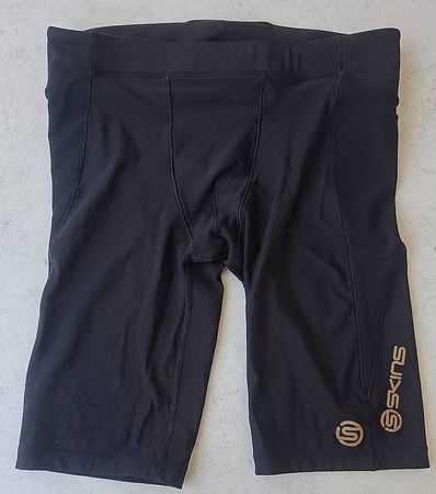 Skins kurze Laufhose, Lauftights, Gr. L