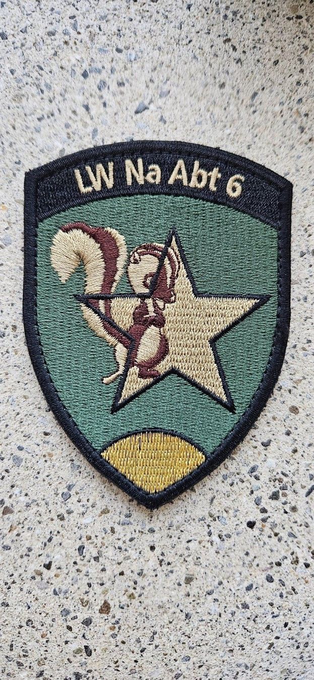 Schweizer Armee Placchette & Badge: *** Badge Luftwaffe mit klett *** – Nuovo e nell'imballaggio originale da Riedholz venduto da fr_sIruP