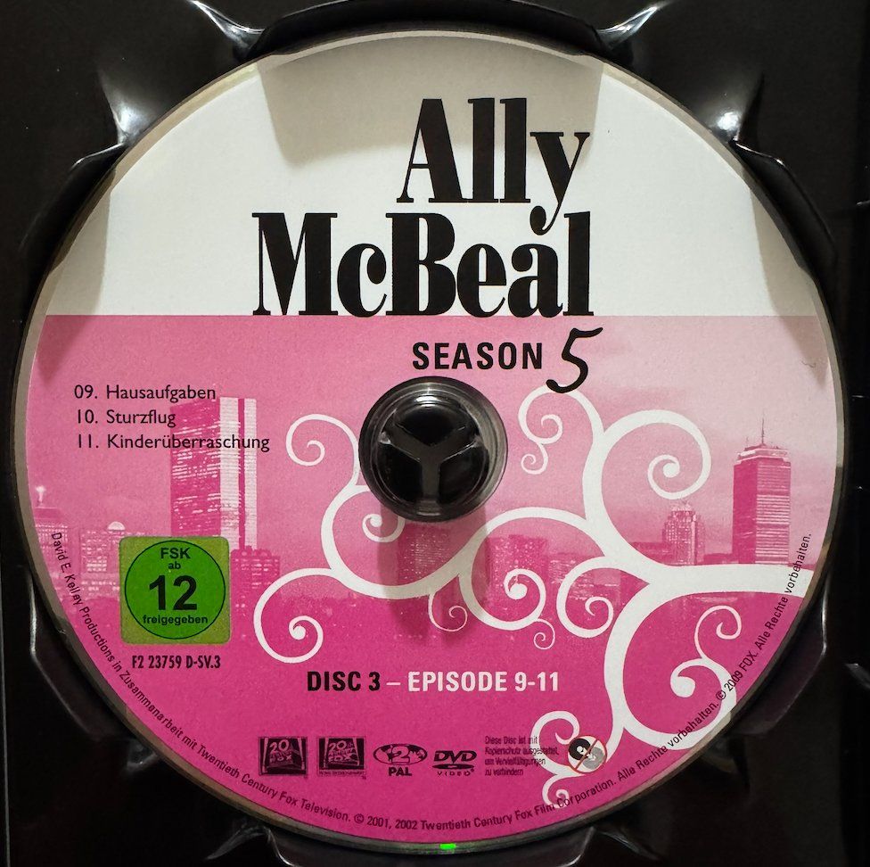 Tous les DVDs: 6 DVDs  ALLY McBEAL - SEASON 5 – D'occasion à Wisen par gigisna 3