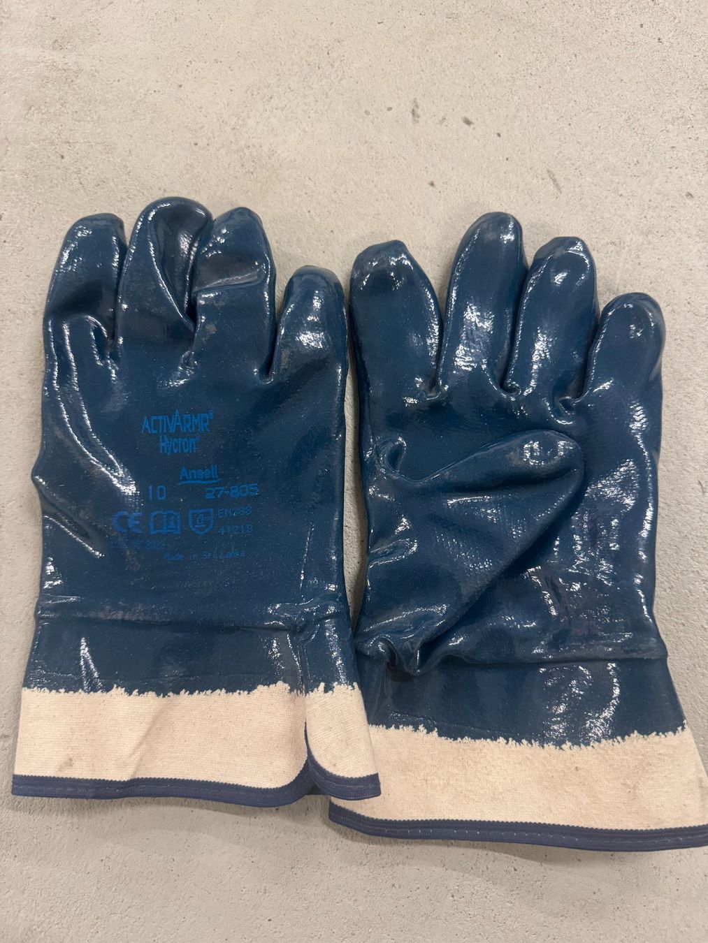 Guanti & manicotti: Arbeitshandschuhe / Schutzhandschuhe - 3 Paar – Usato da Wängi venduto da inf_2hrj 1
