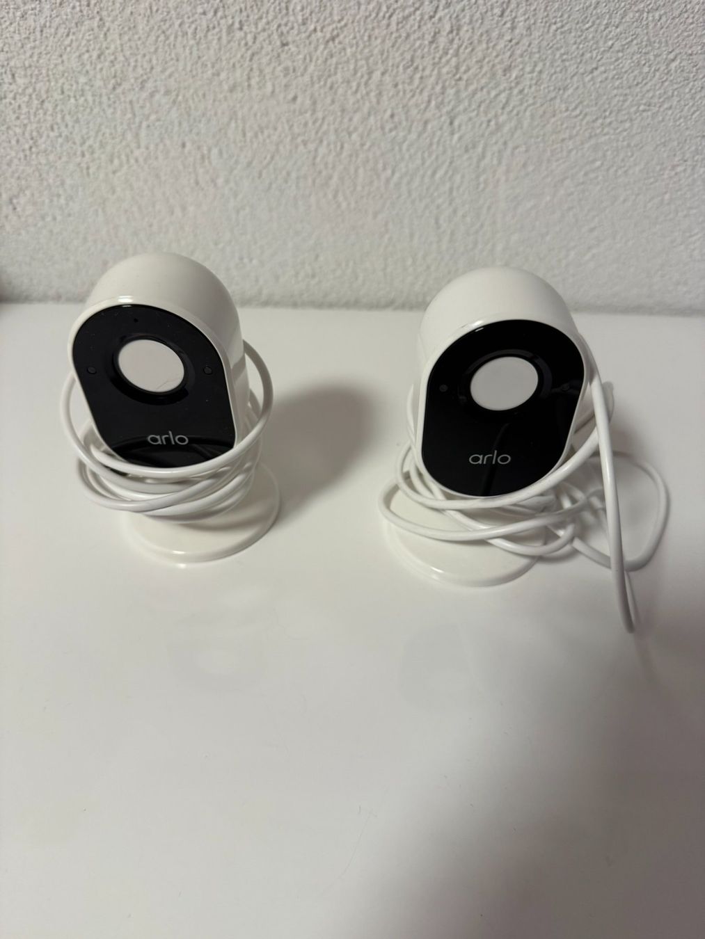 Arlo Videocamere: 2x Arlo Kameras Weiss – Usato da Lüchingen venduto da Munchkin89