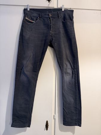 Jeans Diesel Tepphar slim-carrot, taglia 34/32, come nuovo