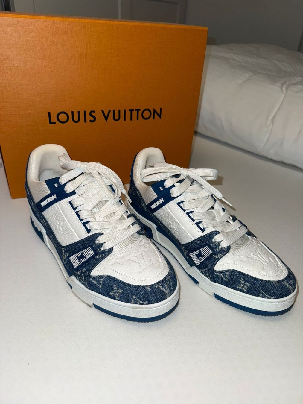 Louis Vuitton Scarpe da uomo: Louis Vuitton LV Trainer Monogram Denim "Blue/White" – Usato da Langnau i. E. venduto da dis_tc9q