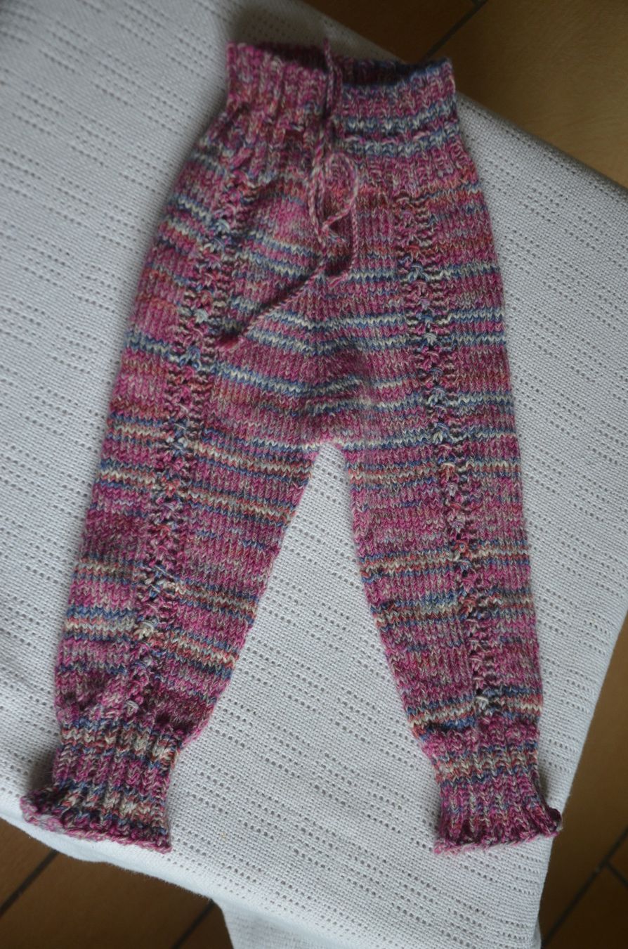 Pantaloni: TAILLE 68 - HOSE NEU - HANDARBEIT – Nuovo e nell'imballaggio originale da Chiasso venduto da Dolly015