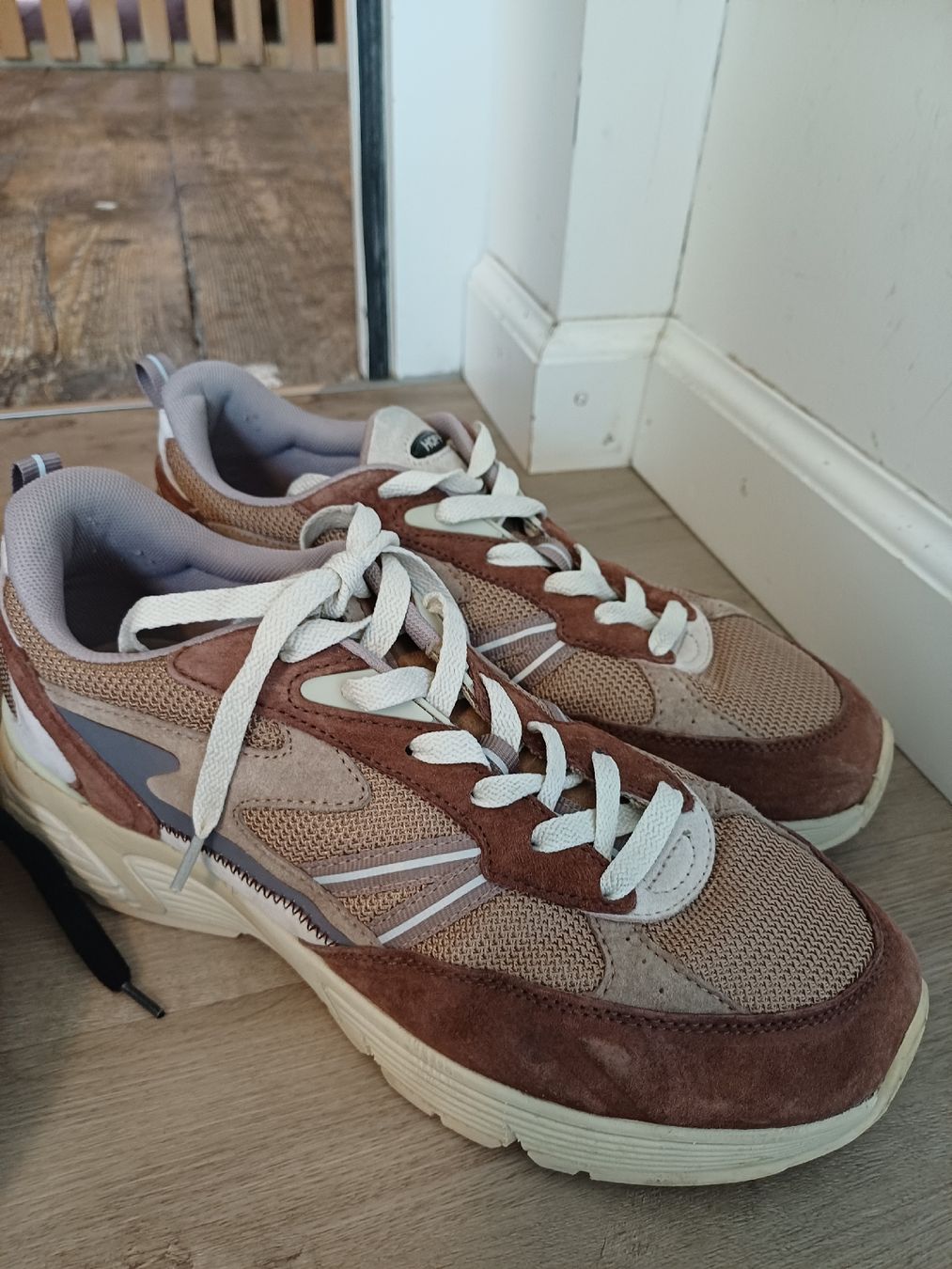 Scarpe da uomo: Hoff Sneaker, fast neu – Nuovo (secondo la descrizione) da Luzern venduto da sar_87r8 1