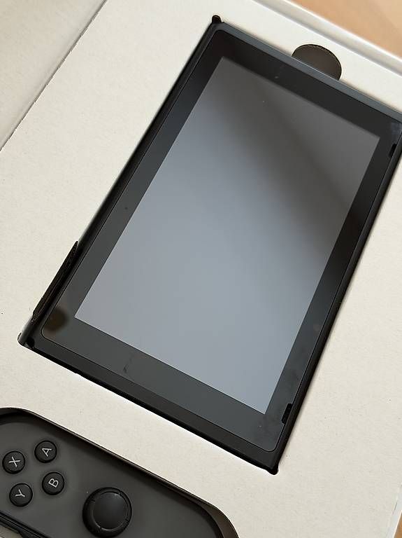 Nintendo Konsolen: Nintendo Switch 1 mit Original-Verpackung OVP – Gebraucht aus Niederlenz von kerpedos 3
