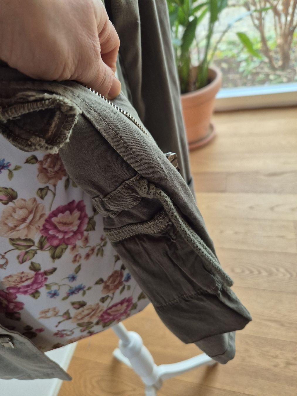 Giacche: Khaki Übergangs Jacke mit Applikation, Grösse 36 – Usato da Opfikon venduto da Annanet 7