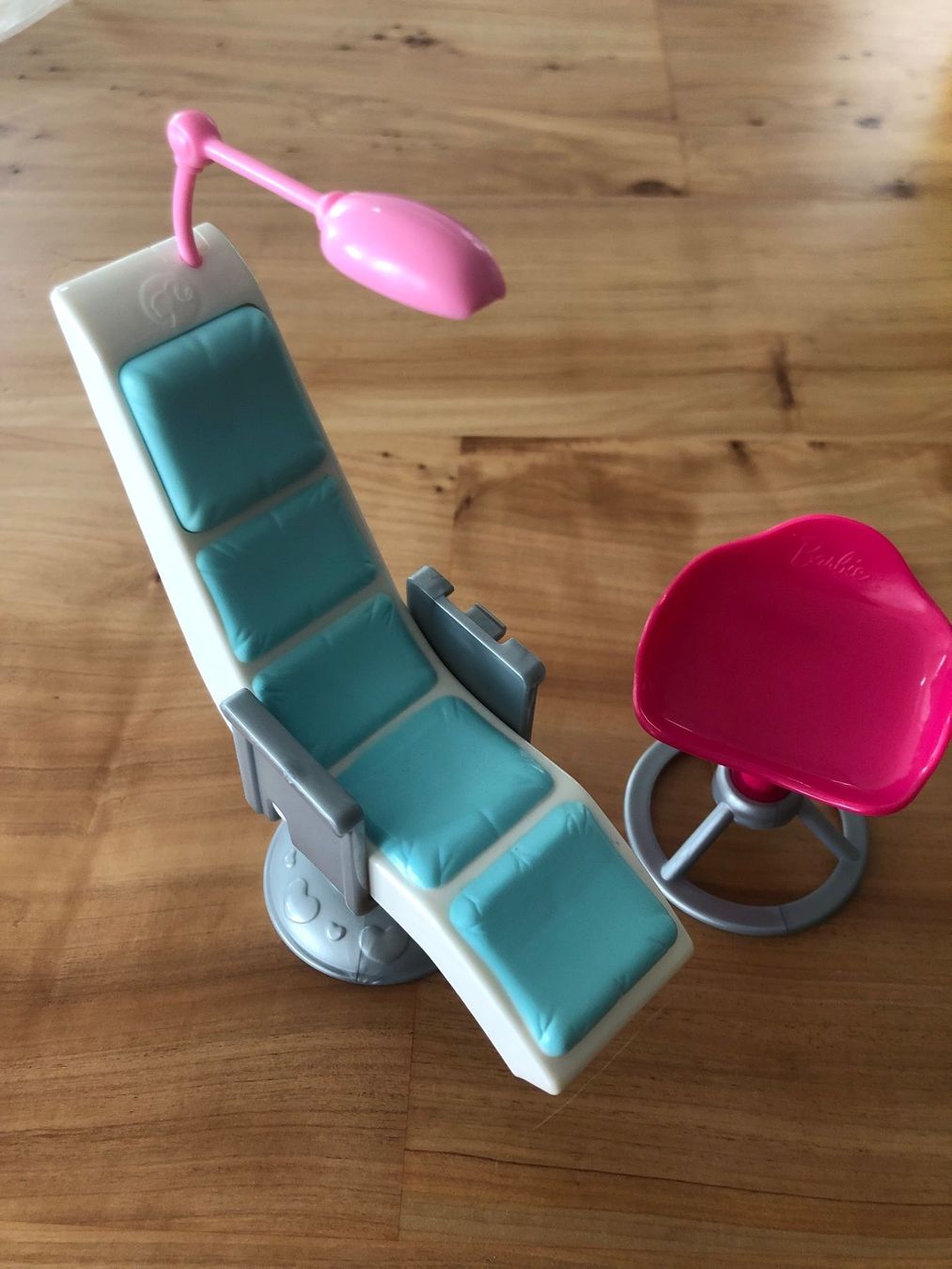 Barbie Case e mobili per bambole: Barbie Zahnarzt Stuhl Set - Puppenmöbel, – Usato da Kaltbrunn venduto da lagone1