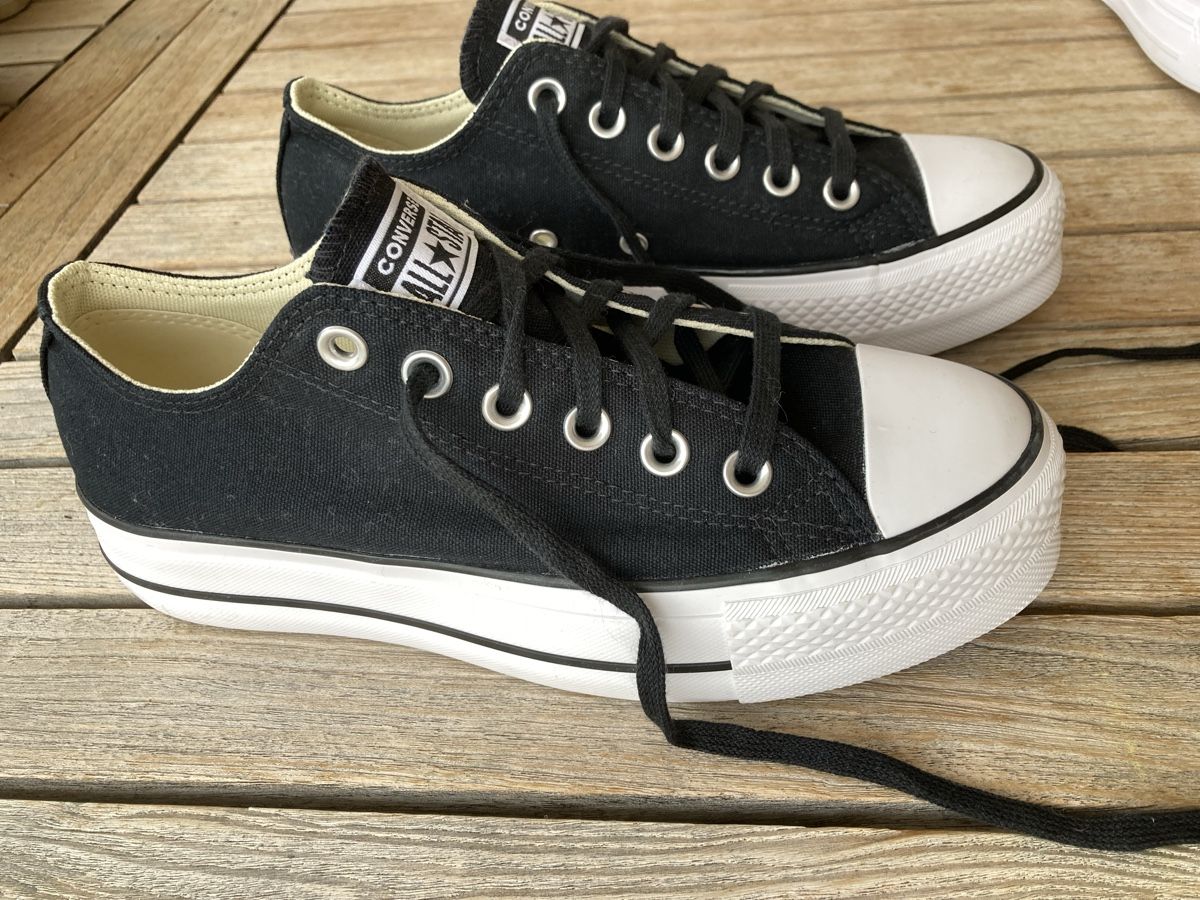 Converse Scarpe da donna: Converse Allstar Damen Grösse 37.5 – Usato da Niederdorf venduto da Anderlemon