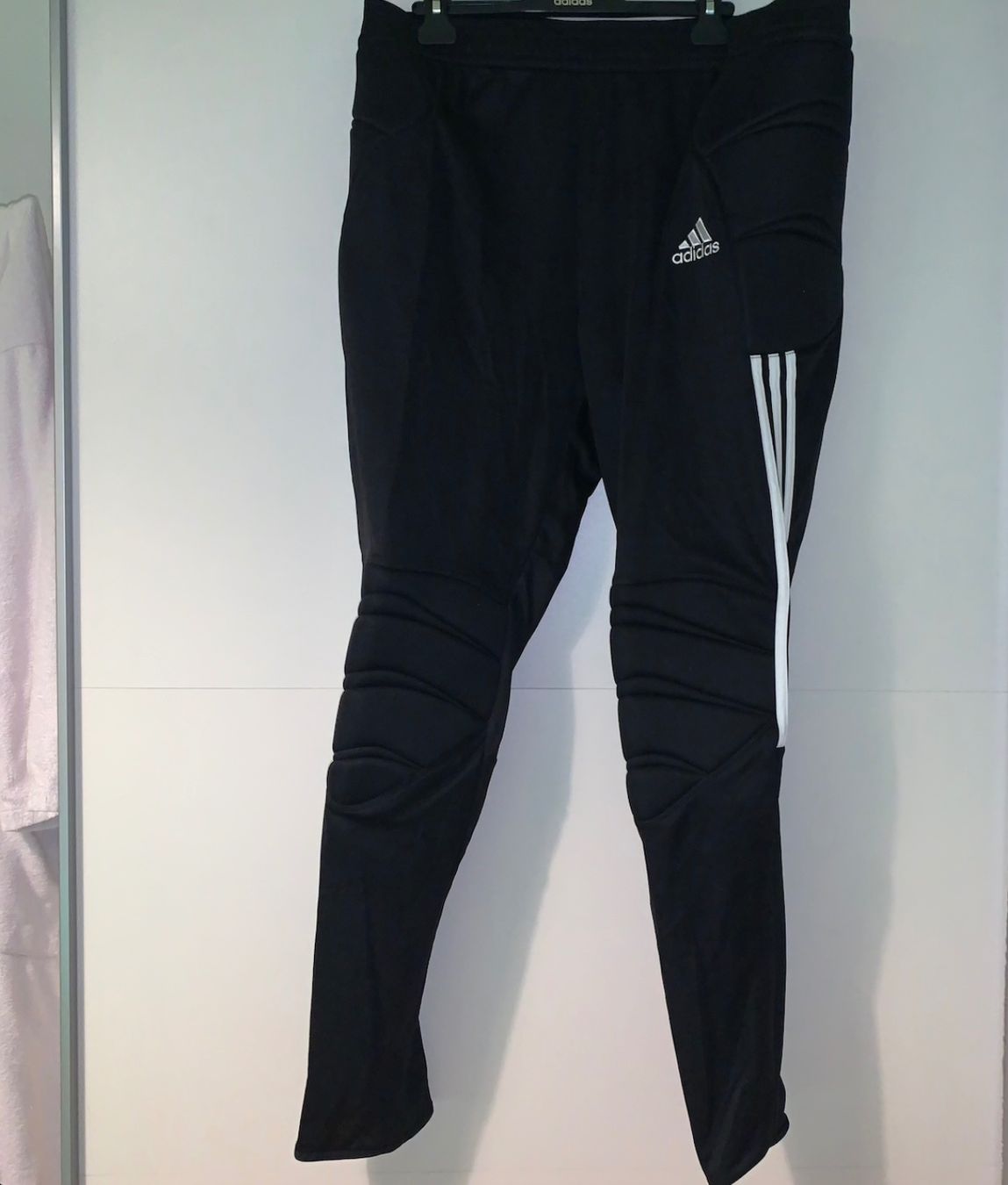 Adidas Pantaloni: Adidas Trainer Hosen Tierro NEU – Nuovo e nell'imballaggio originale da Kriens venduto da Ileriadiamore 3