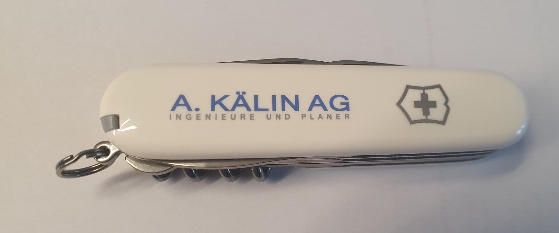 Victorinox Coltelli tascabile: 5 Victorinox Sackmesser mit Logo – Nuovo (secondo la descrizione) da Härkingen venduto da MarianneSi