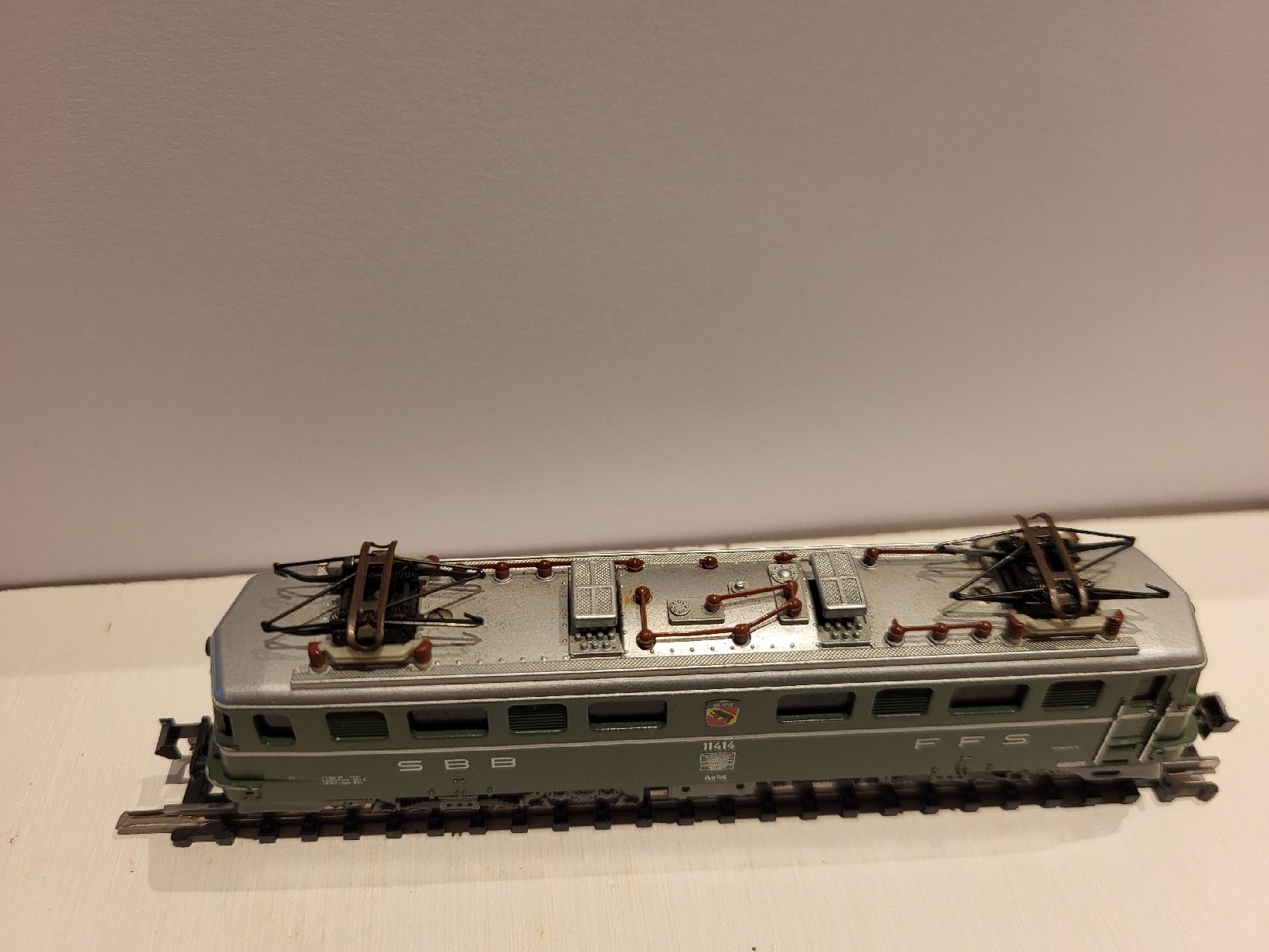 Trix Modelleisenbahnen: SBB CFF FFS Minitrix Ae 6/6 11414 "Bern" Spur N – Gebraucht aus Cagiallo von giulioci89 3