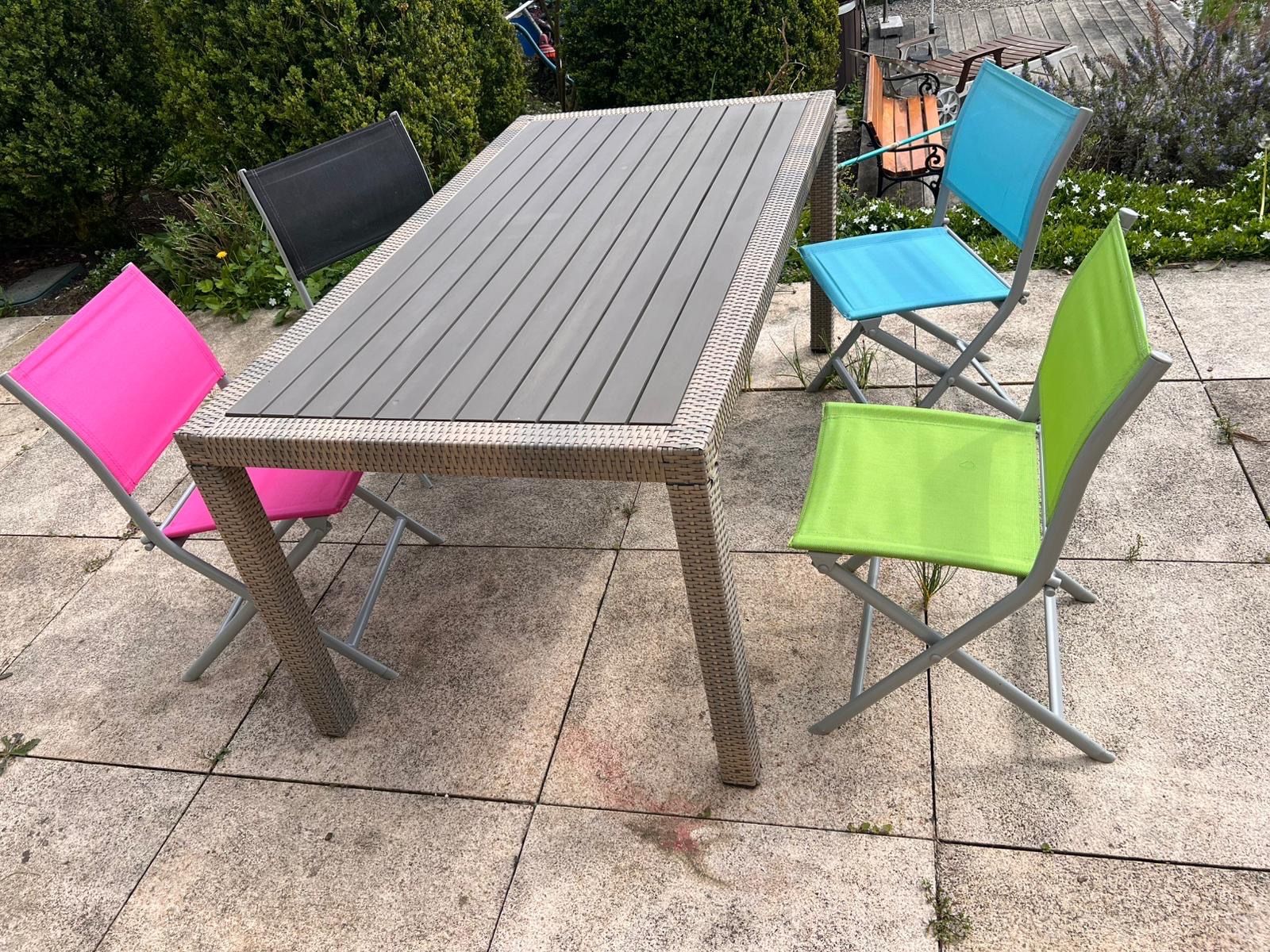 Set di tavolo e panche: Gartentisch und 4 Stühle – Usato da Olsberg venduto da her_9hvs