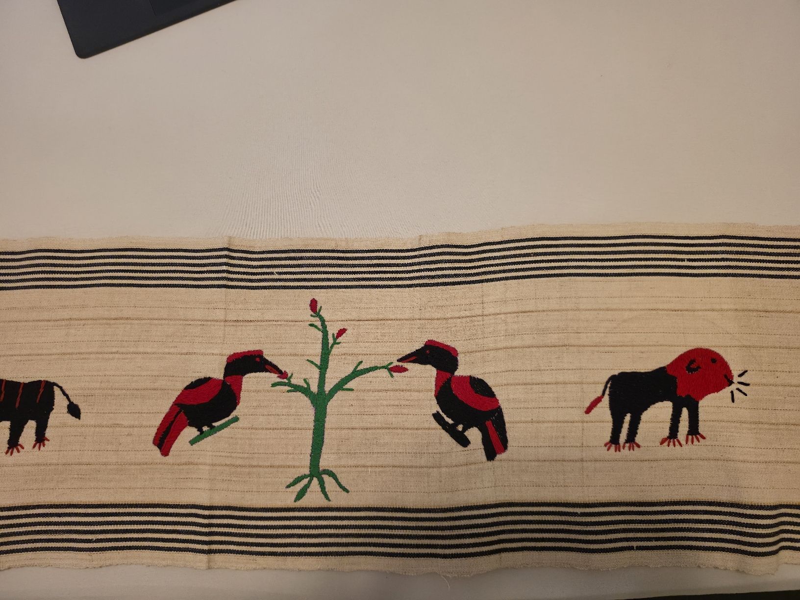Altra biancheria da tavola: Handcrafted runner from Myanmar – Nuovo (secondo la descrizione) da Le Locle venduto da vri_c59x 1