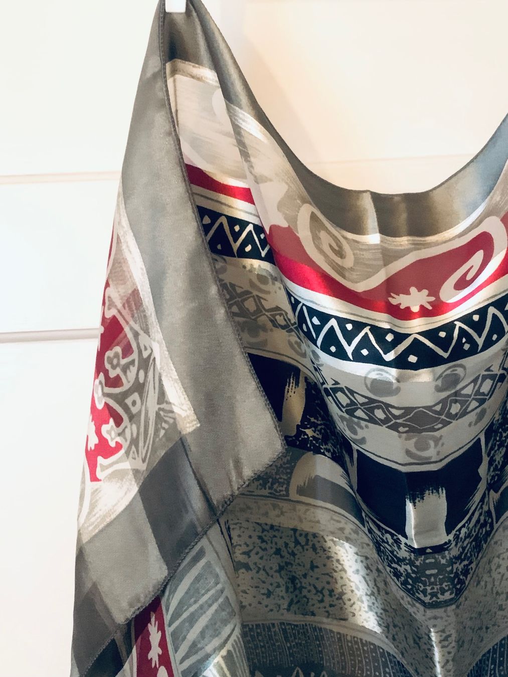 Foulard & Sciarpe: Foulard, ca. 100x100 cm – Usato da Bern venduto da Flora.Sonea 2