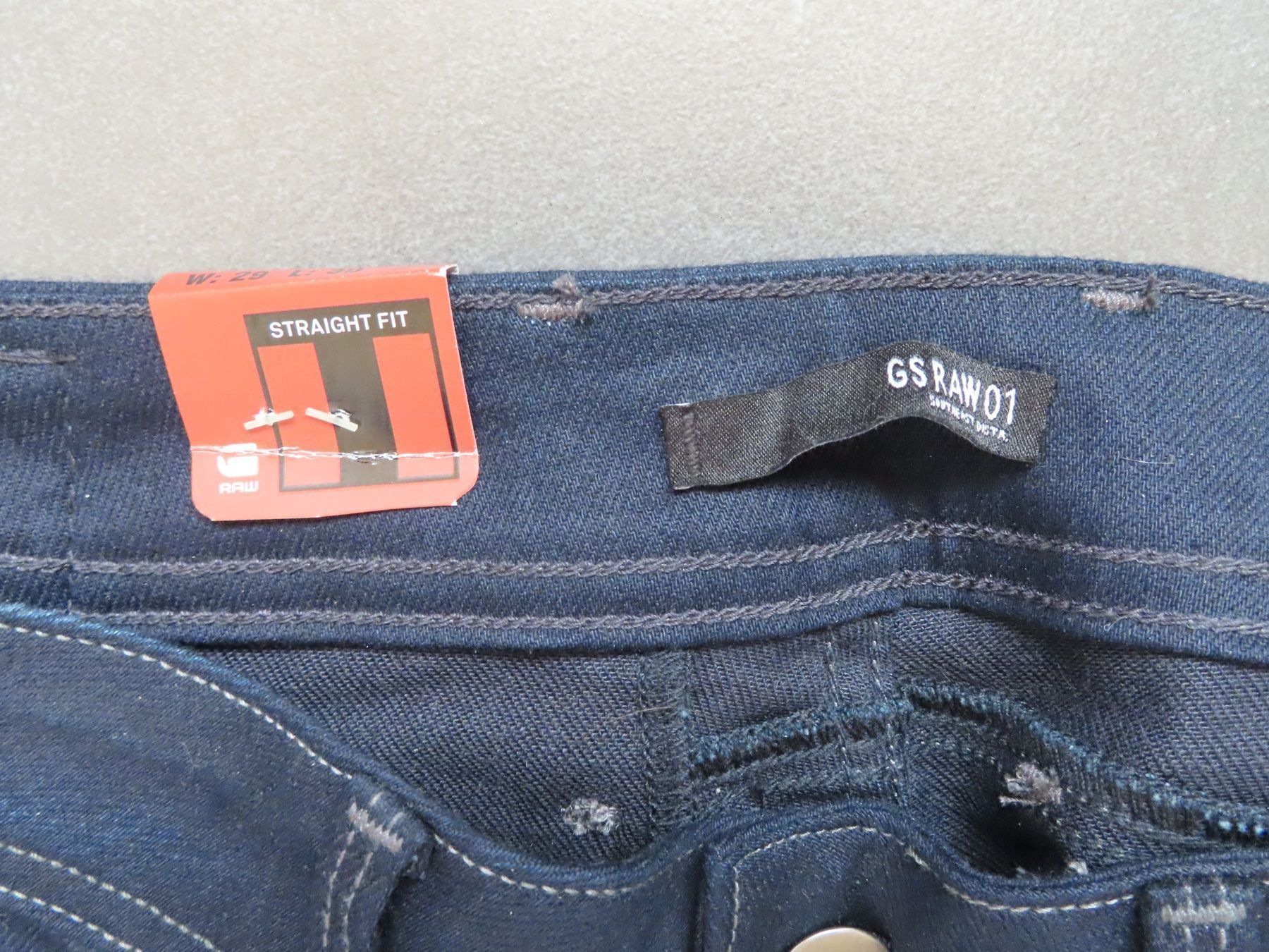 G-Star Jeans: Jeans G-STAR RAW W29 L30 ***NEU*** – Nuovo e nell'imballaggio originale da Wallenried venduto da Asyano 3
