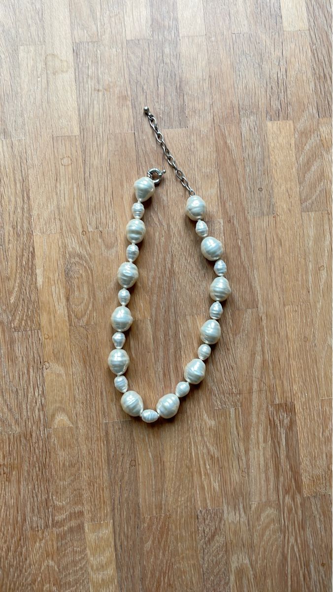 Catenine: Elegant Baroque Pearl Necklace – Nuovo (secondo la descrizione) da Winterthur venduto da Kevin.Prandini