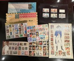 Briefmarkensammlung mit Ersttagsumschlägen