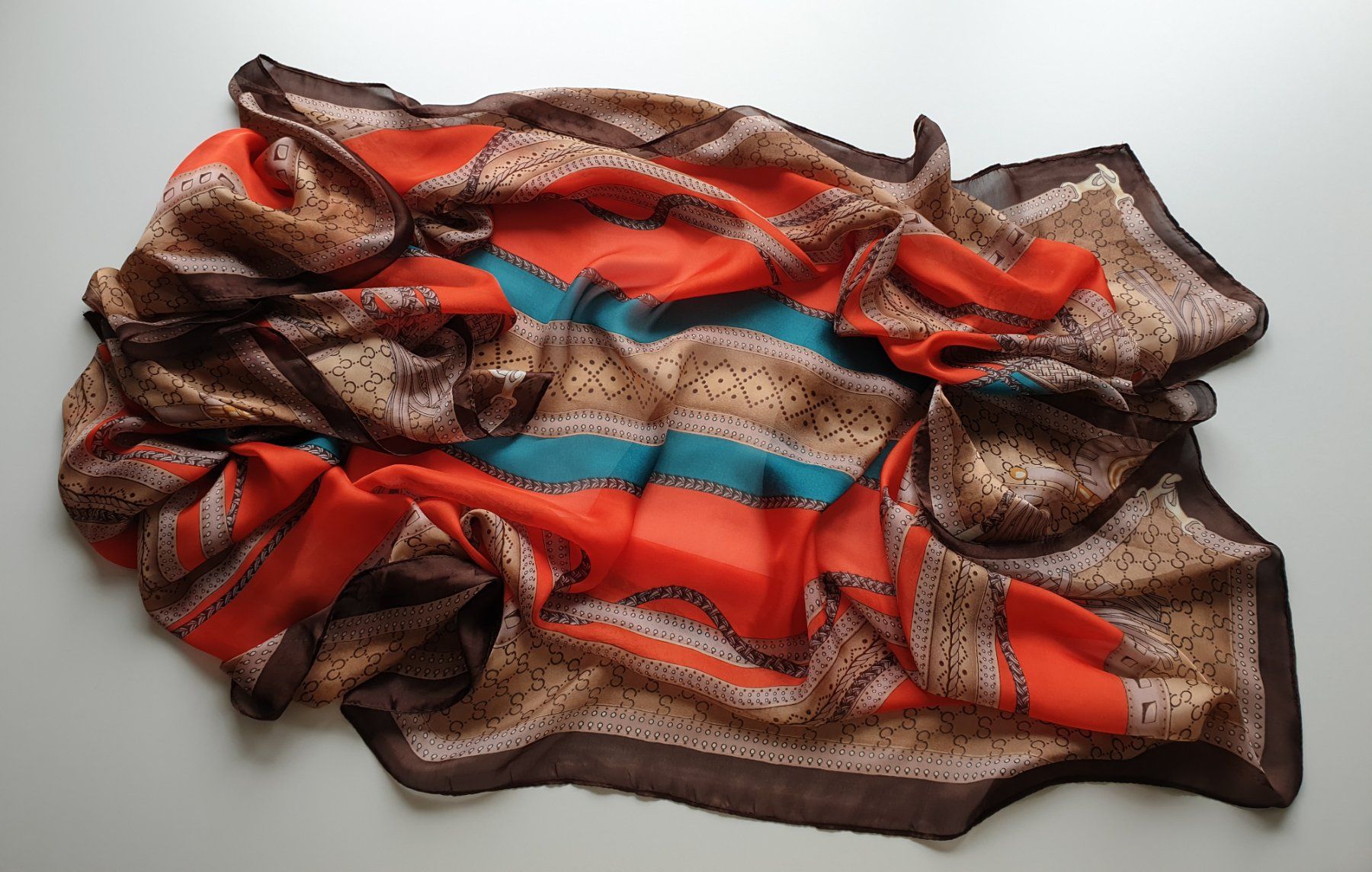 Foulard & Sciarpe: Schal aus feiner Seide – Usato da Effretikon venduto da Walwolke 2