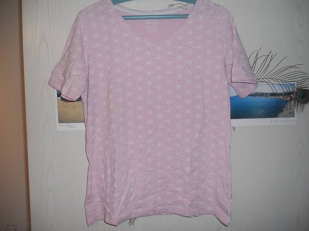 T-shirt: T-shirt col V – Usato da Soyhières venduto da 5jm_5czl