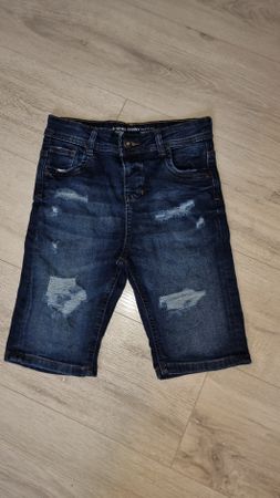 Coole Jeans Shorts Gr. 140 (9-10 J.) Destroyed Look neuwerti