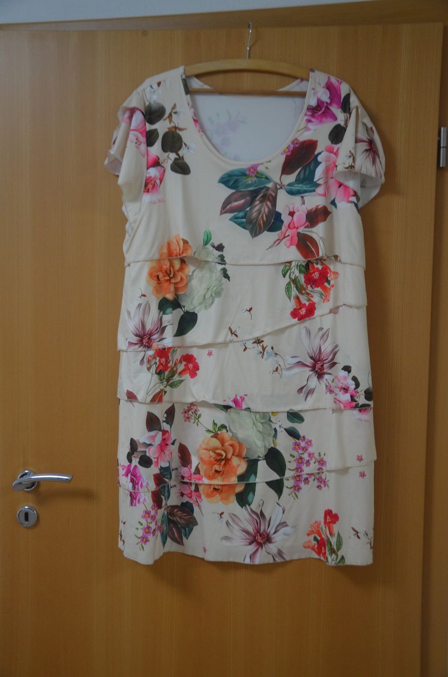 Vestiti: TAILLE 3XL - TAILLE 48 - KLEID NEU – Nuovo e nell'imballaggio originale da Chiasso venduto da Dolly015