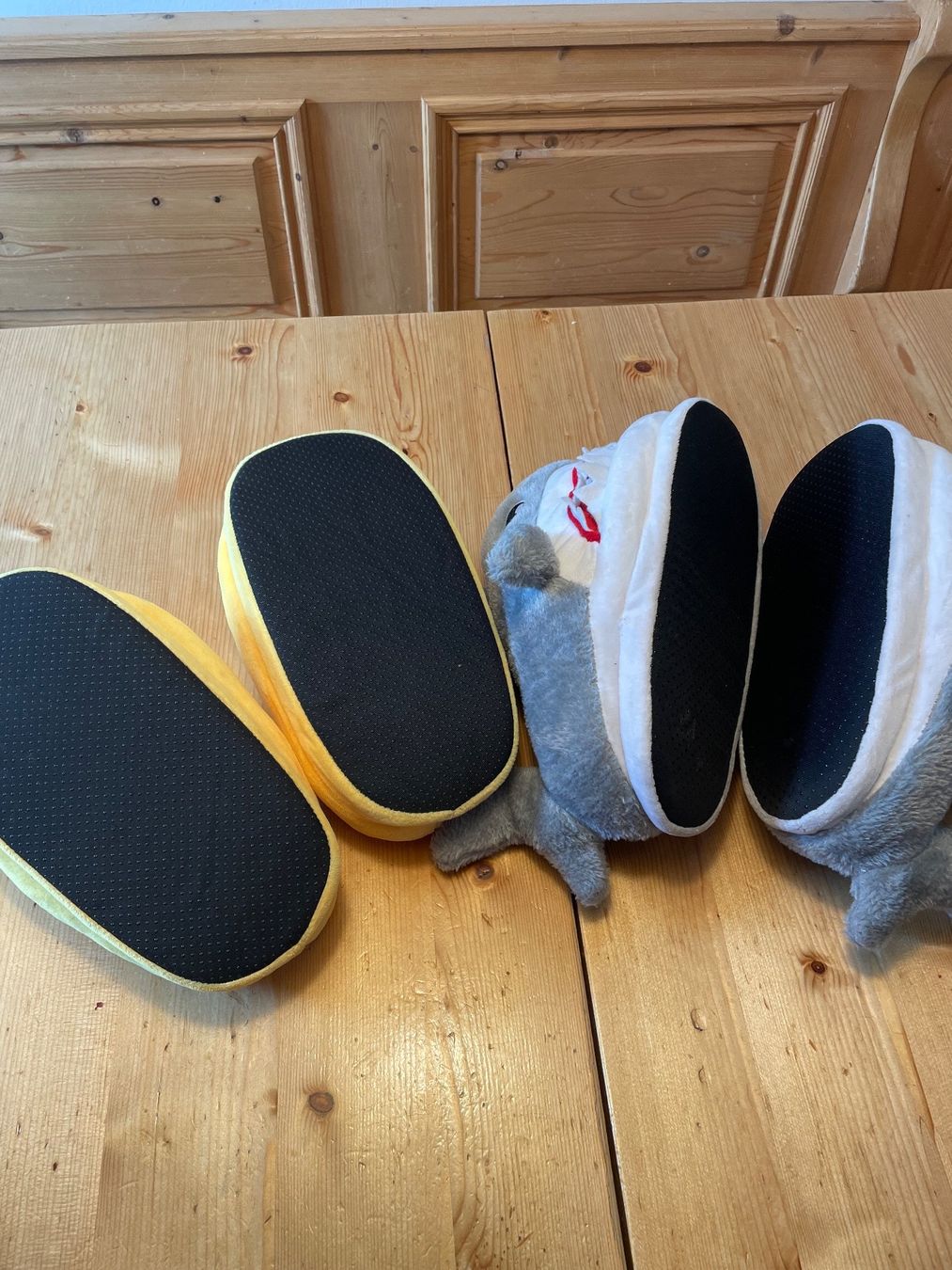 Herrenschuhe: Lustige Hausschuhe – Neu (gemäss Beschreibung) aus Sent von  1