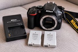 Nikon D3500 DSLR – 24,2 MP – 2 Akkus & Ladegerät – Body ohne