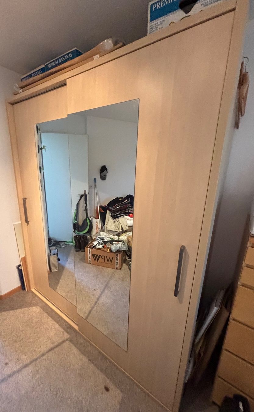 Armadi: Kleiderschrank / Schiebetür – Usato da Uzwil venduto da Roger-iO