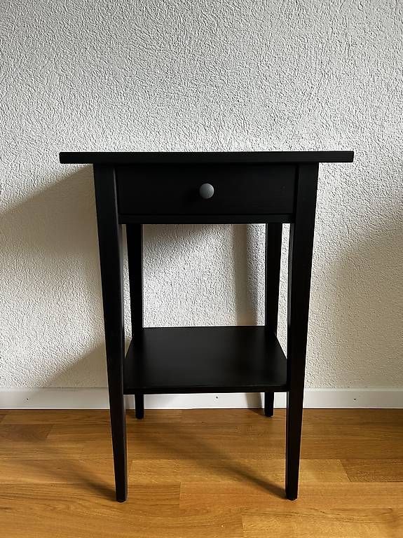 Comodini: Ikea Hemnes Ablagetisch – Usato da Dübendorf venduto da jha_m6nz 2
