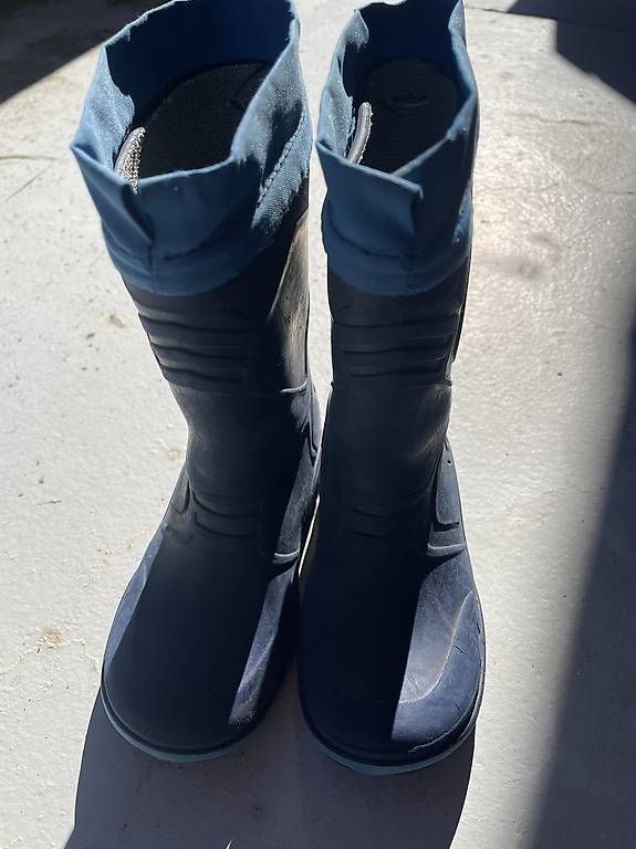 Scarpe per ragazzi: Stiefel leicht 27/28 Versand OK – Usato da Jona venduto da tukan80