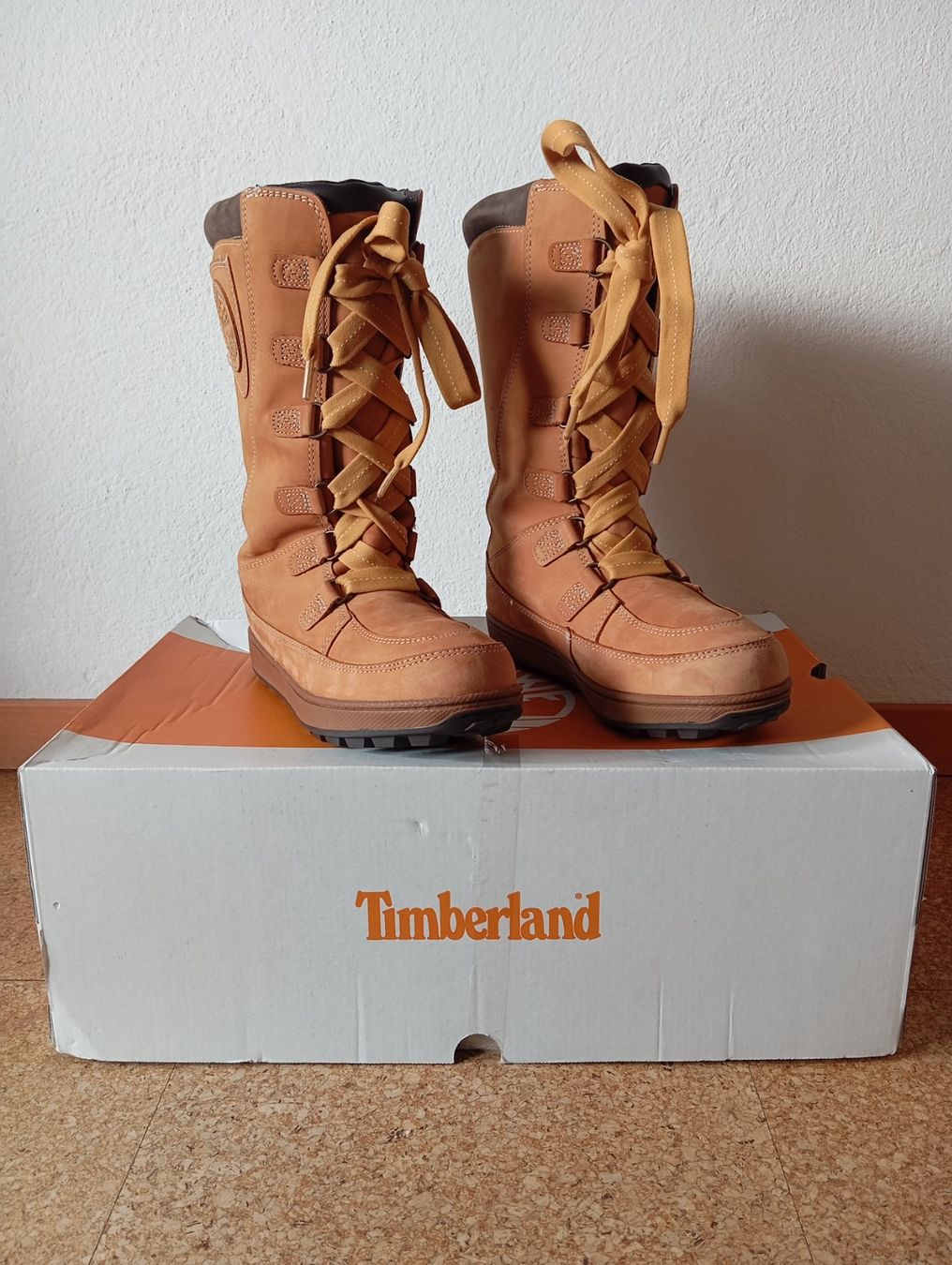 Timberland Scarpe da donna: TIMBERLAND Mukluk Boots "Waterproof" Gr. 38 – Nuovo (secondo la descrizione) da Zeneggen venduto da shemesh_