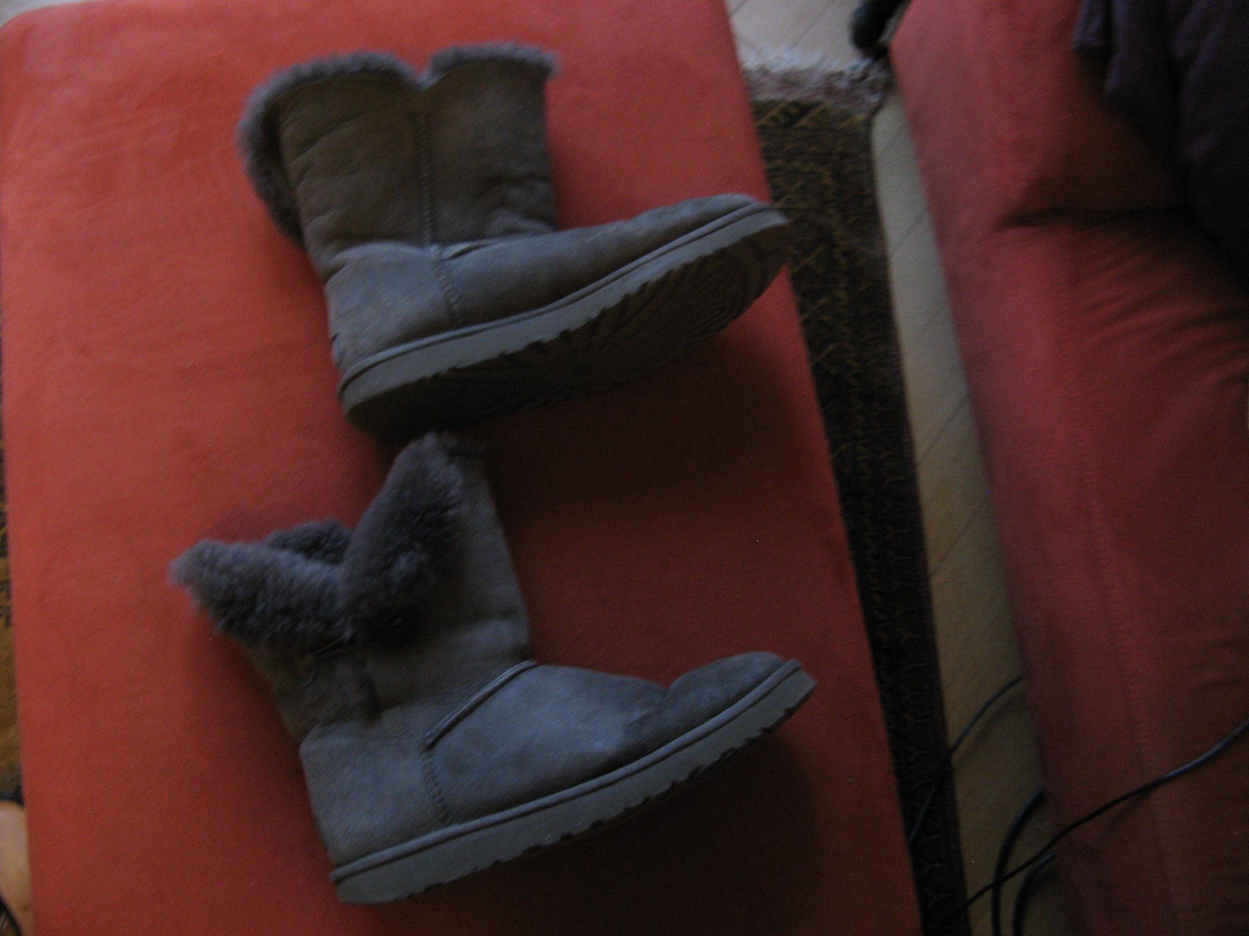 Ugg Scarpe da donna: Ugg Schuhe grau Gr. 41 – Usato da Zürich venduto da apil 1