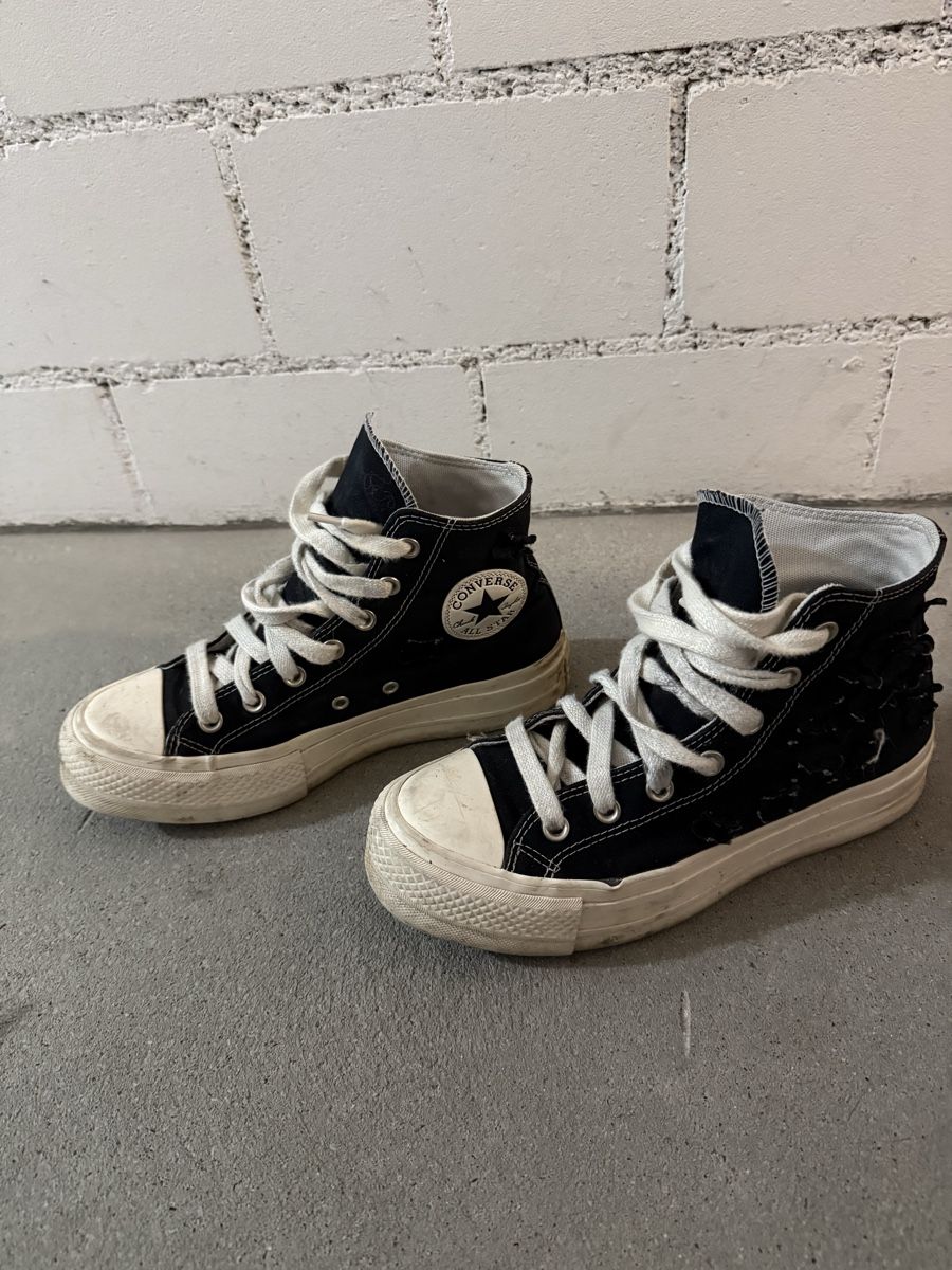 Converse Damenschuhe: Converse – Gebraucht aus Therwil von lxsoph