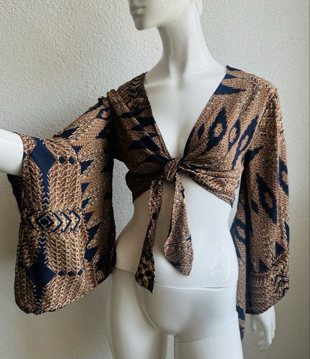 Top: Boho Tie-Front Top with Crochet Detail - Size 38 – Usato da Vevey venduto da ledidream 1