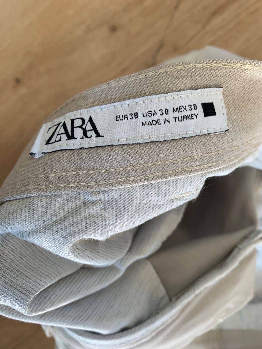 Zara Pantaloni: Pantalon beige Zara – Nuovo (secondo la descrizione) da Genève venduto da rez_c6c6 3