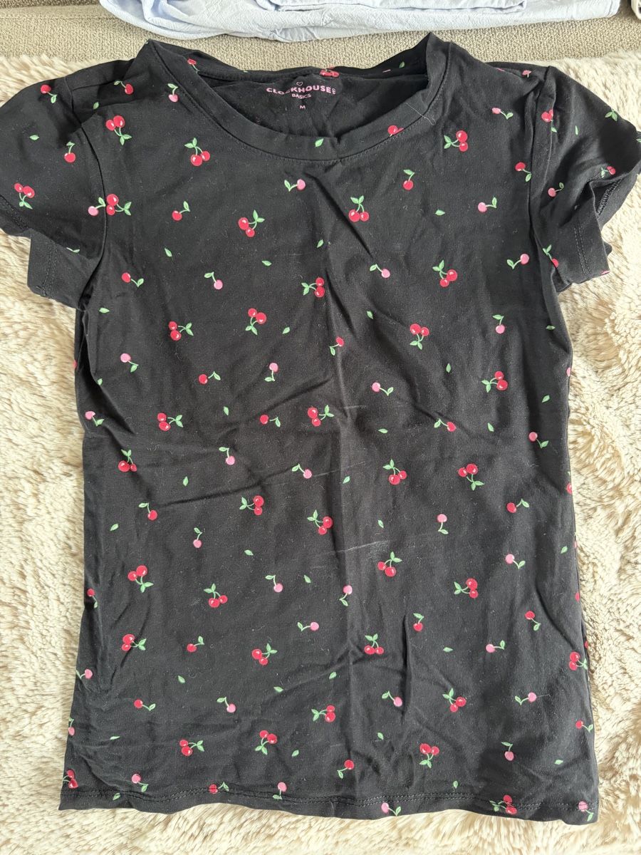 Lotti & Set di vestiti: Kleiderpacket 3 T-Shirts – Usato da Freienbach venduto da dan_9rjy 2