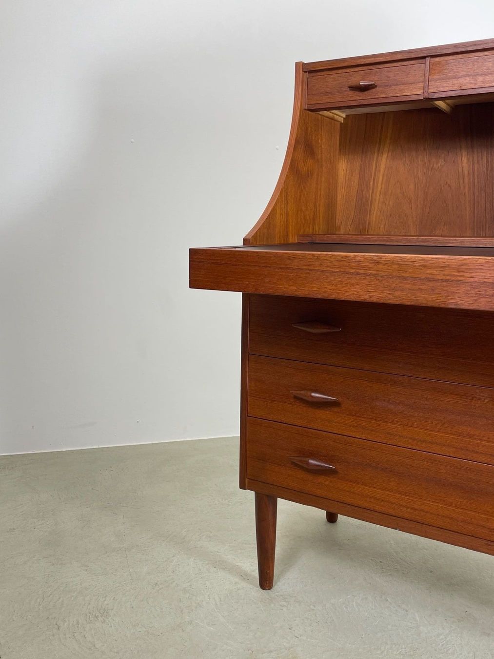 Schreibtische: Danish Teak Sekretär MidCentury 60s – Gebraucht aus Basel von MidMod20C 5