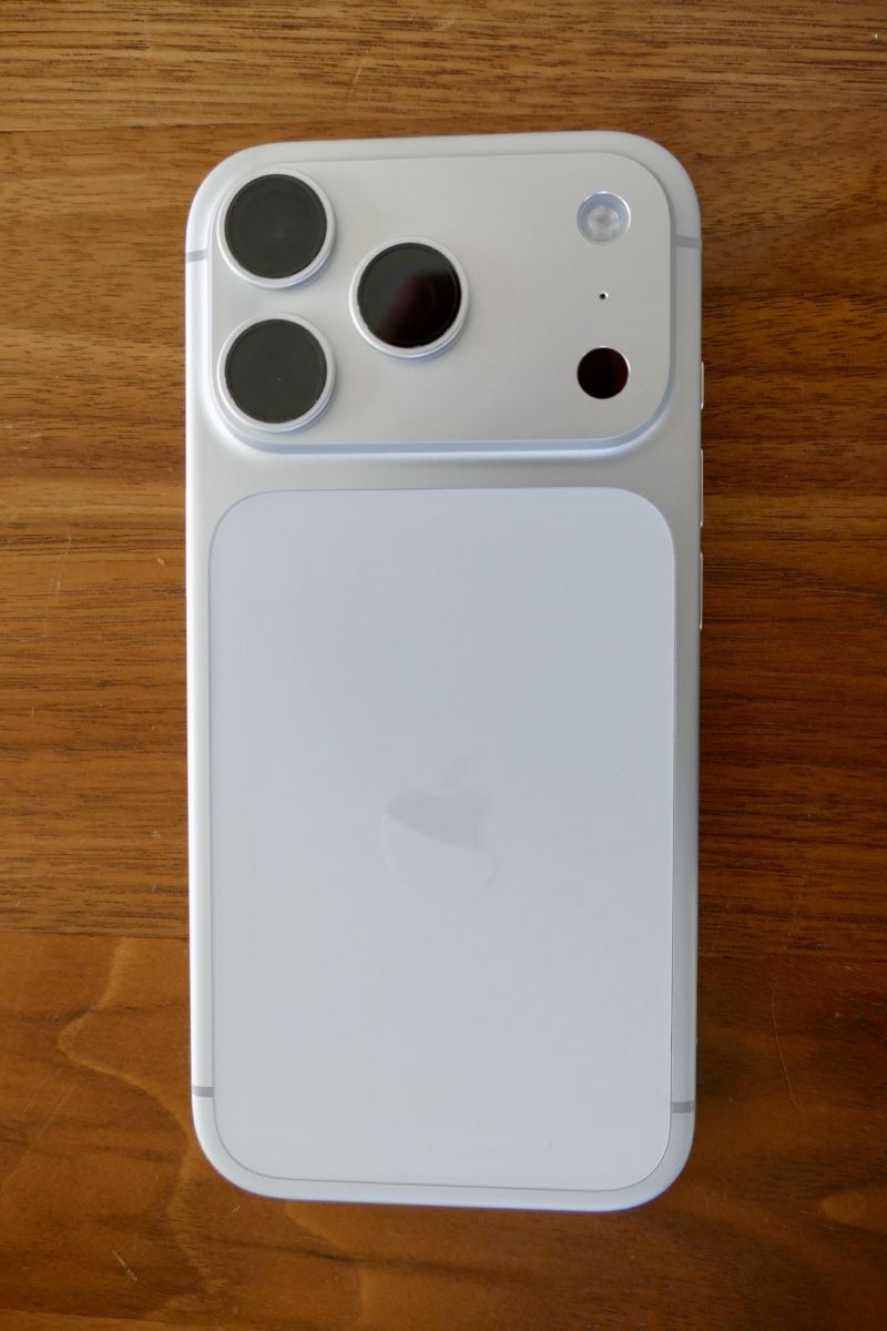 Apple Telefoni cellulari / Smartphones: iPhone 17pro 512GB Silver – Nuovo (secondo la descrizione) da Roggwil BE venduto da Falk8 2