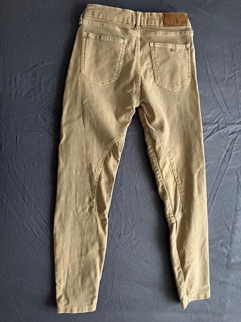 Pantaloni: Pantalon HAKEI taille 36 beige, – Usato da Marin-Epagnier venduto da rchouchouu 1