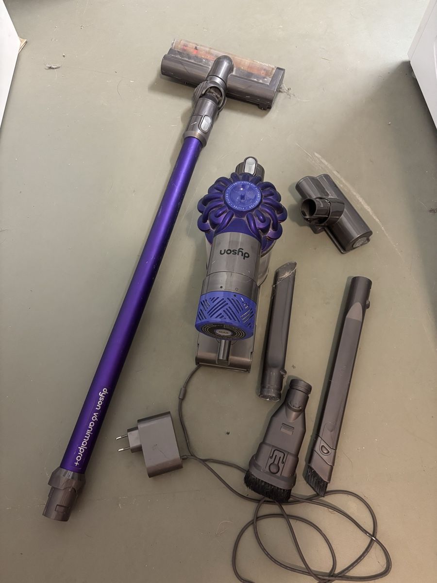 Aspirapolveri & Accessori: Dyson staubsauger mit Zubehör – Difettoso da Bürglen TG venduto da Gitzi