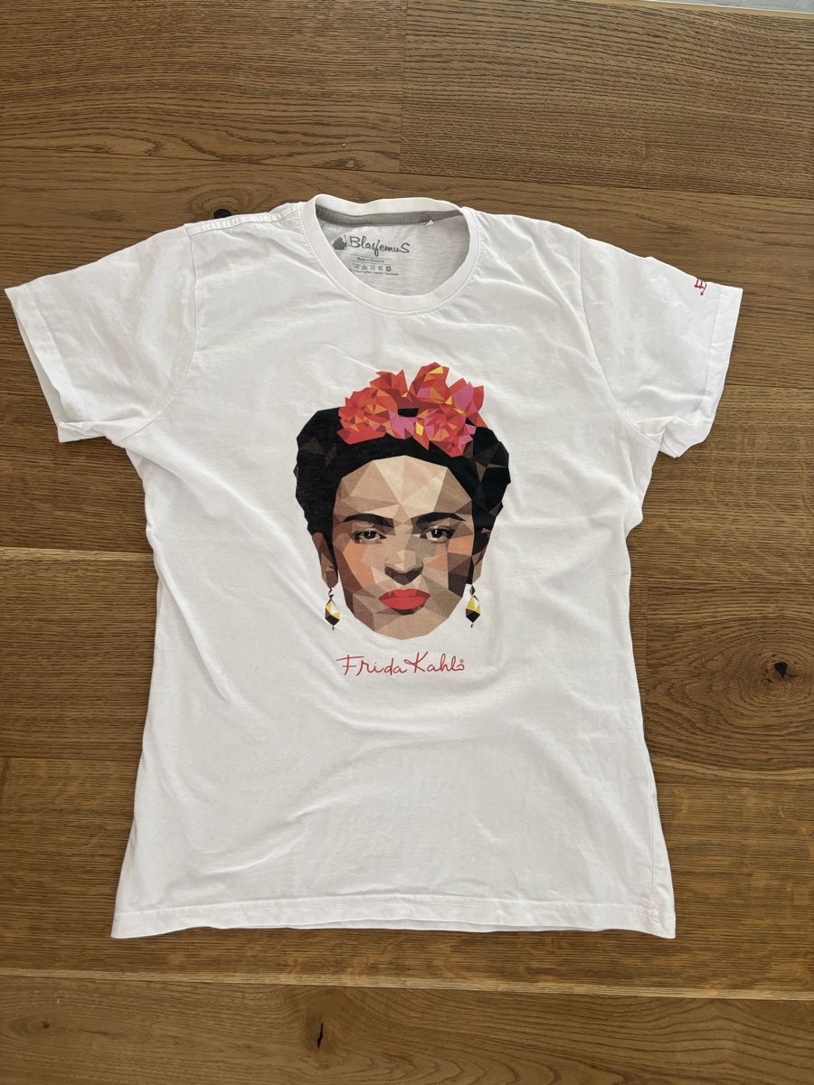 T-shirt: Frida Kahlo T-Shirt – Usato da Würenlos venduto da Ashley24 1