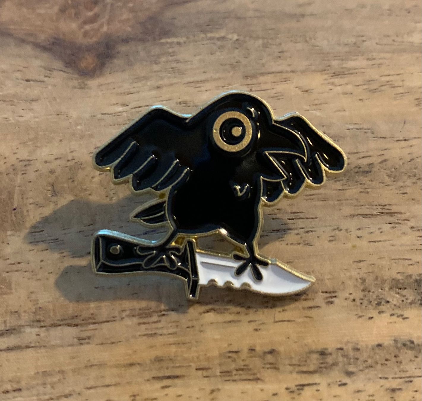 Pin Rabe Gothic mit Messer (Neu und originalverpackt) in Geneve für CHF ...