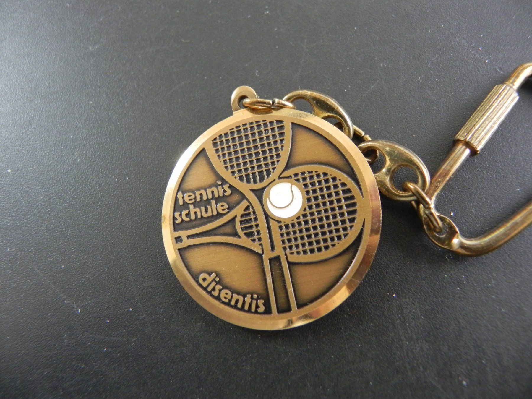 Medaillen: Alte Medaille Tennis Schule Distentis – Gebraucht aus Biel/Bienne von Gogolozi 1