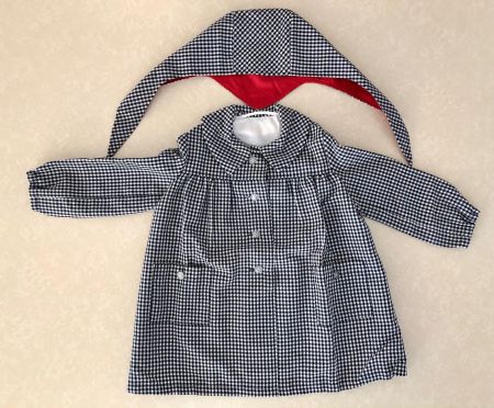 Kleidchen für ein Mädchen, handgeschneidert aus den 1960er-J