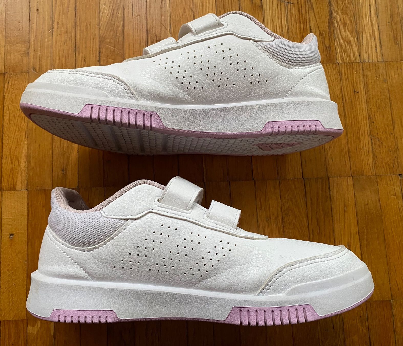 Adidas Scarpe per ragazze: Adidas Hoops Turnschuh – Usato da Urdorf venduto da Bets4 1